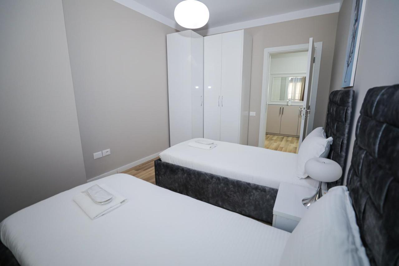 Miku Apartment -Outstanding Apartment At Taiwan Tirana Extérieur photo