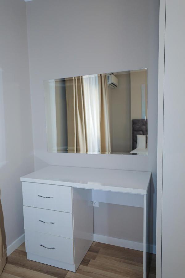 Miku Apartment -Outstanding Apartment At Taiwan Tirana Extérieur photo